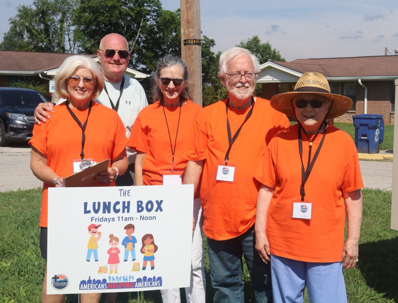 AMOS Lunch Box program volunteers providing summer meals for children and families in Appalachian Tennessee through Americans Helping Americans